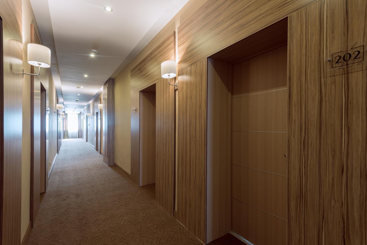 Come Inn Astana Bagian luar foto